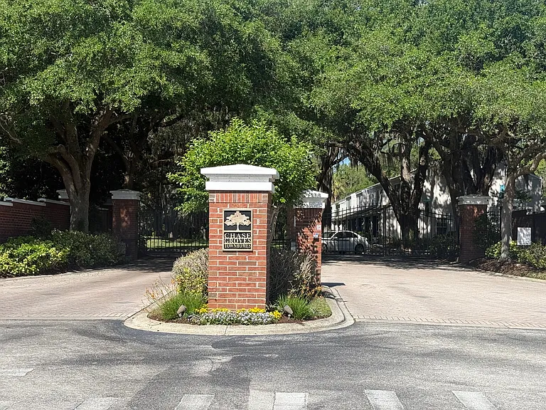 2880 Woodlands Park Ct #2880 — Photo 19