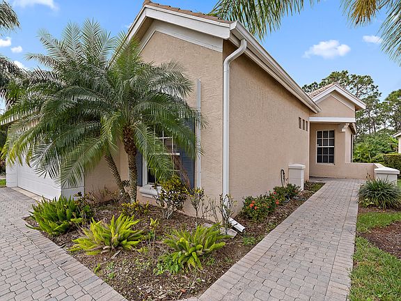 4th image of 836 SW Munjack Cir