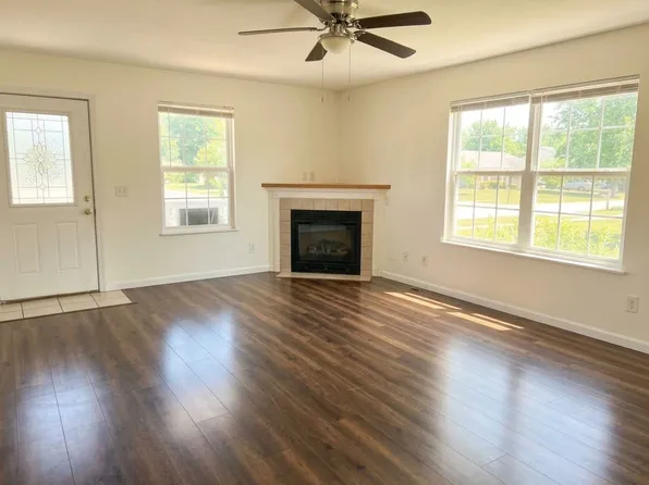 720 Connor St Unit A, South Roxana, IL 62087