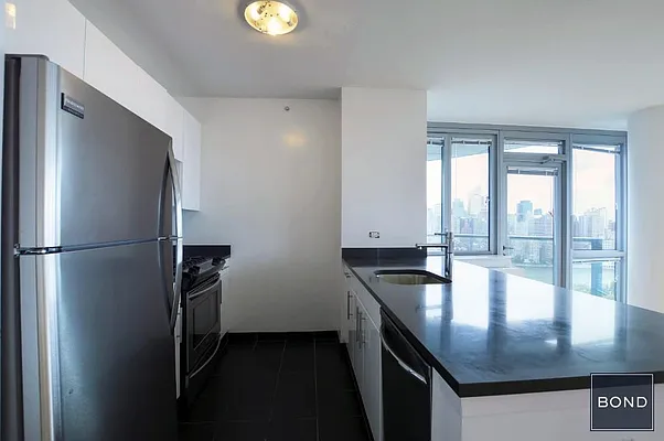 Rented by Bond New York | media 3