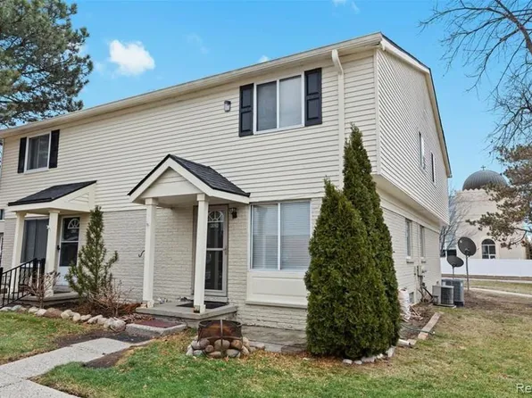 2092 Orchard Crest St, Shelby Township, MI 48317