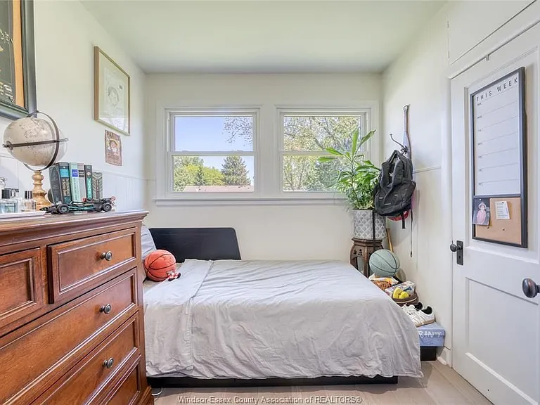 4062 Roseland Dr E — Photo 19