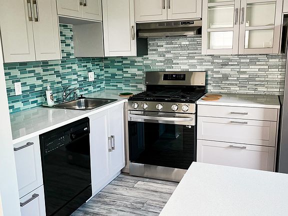 3rd image of 41319 Lagoon Ct