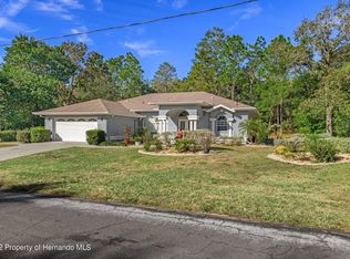 182 Pine St, Homosassa, FL 34446