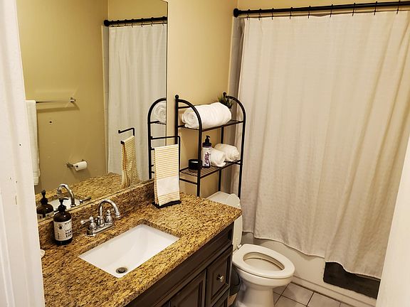 2nd image of 8555 SE Lyons St #8555