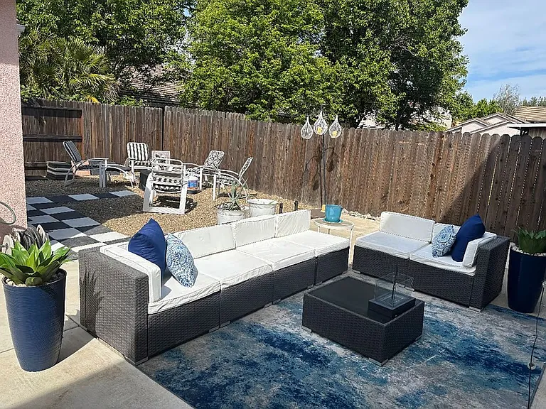 3413 Delphinium Way — Photo 16