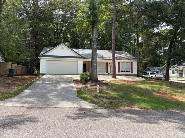 111 Meadow Wood Dr, Daphne, AL 36526