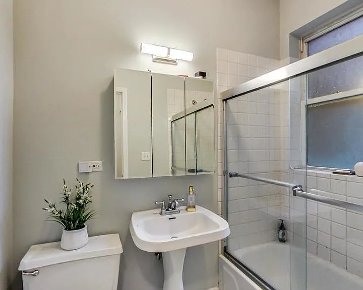 6036 N Kenmore Ave #1 — Photo 6