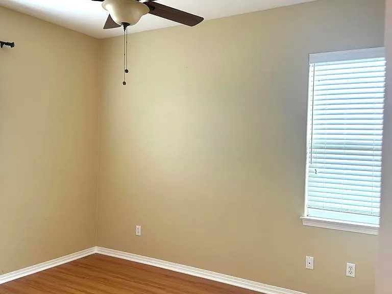 361 Cottages Ct — Photo 18