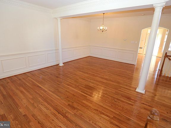 4th image of 13717 Lambertina Pl