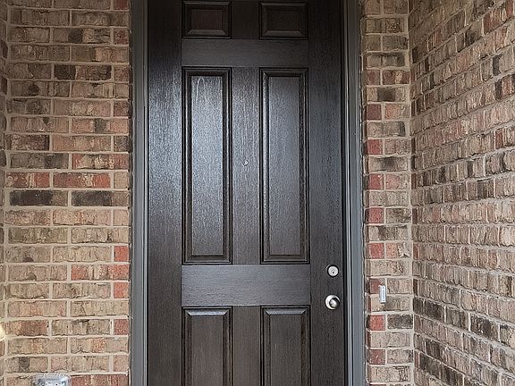 Front large covered entry