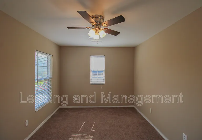 8811 Kellum Dr — Photo 15
