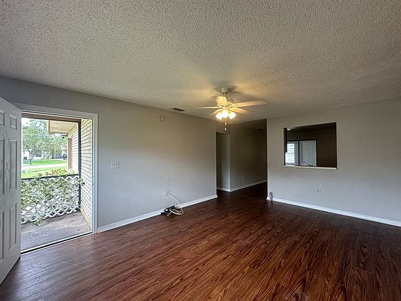 3rd image of 661 Royalty Ct