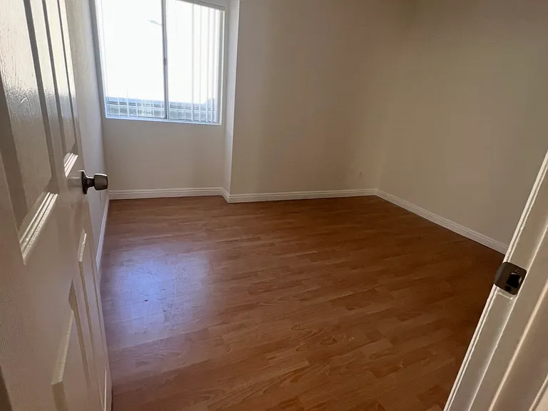 5332 Fountain Ave #11 — Photo 3