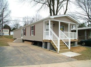 909 Opal St, Ephrata, PA 17522