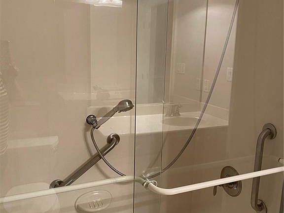 5th image of 206 Fountainhead Ln Unit 102