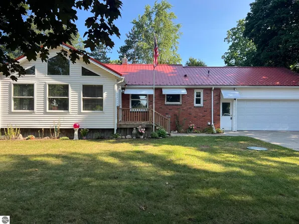 4782 W Lincoln Rd, Alma, MI 48801