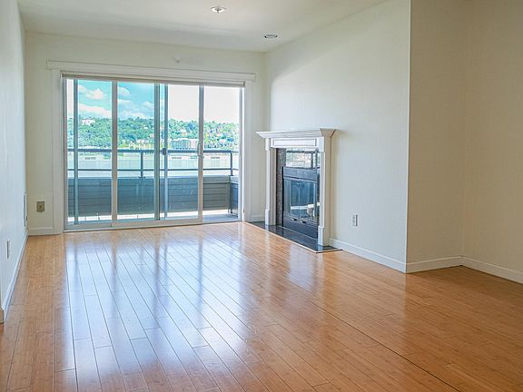3rd image of 1504 Aurora Ave N APT 406