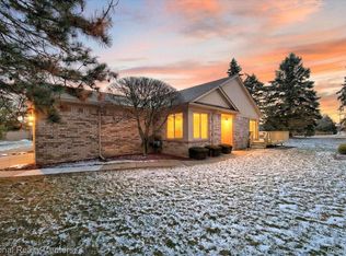 19060 Fortuna Dr S #40, Clinton Township, MI 48038