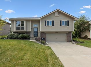 12945 Hartman Ave, Omaha, NE 68164
