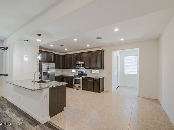 5th image of 318 W STRIDING EDGE Drive