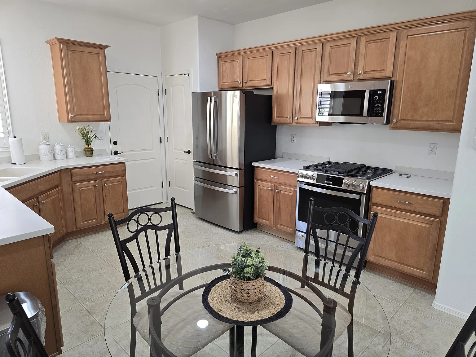 2 bed, 1154 sqft, $2,300 — Photo 2