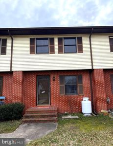 341 Academy Ave, Denton, MD, 21629