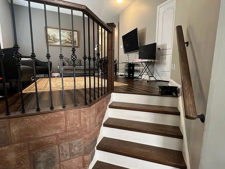 88 Baycliffe Dr — Photo 3