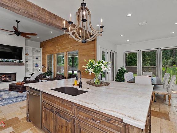 5th image of 447 Oakwood Trace Ct
