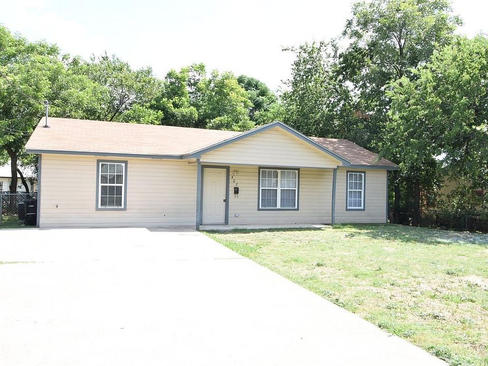 1st image of 407 McArthur Dr