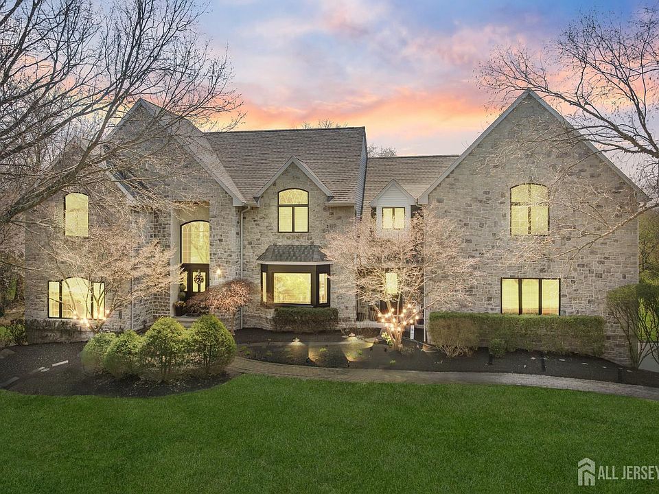 1st image of 25 Carsdale Ct