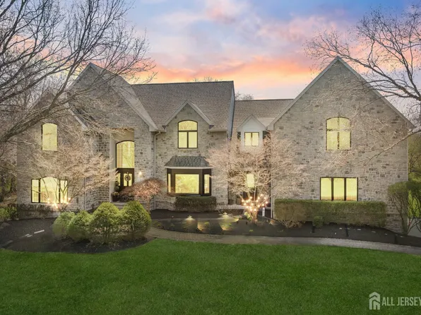 25 Carsdale Dr, Belle Mead, NJ 08502