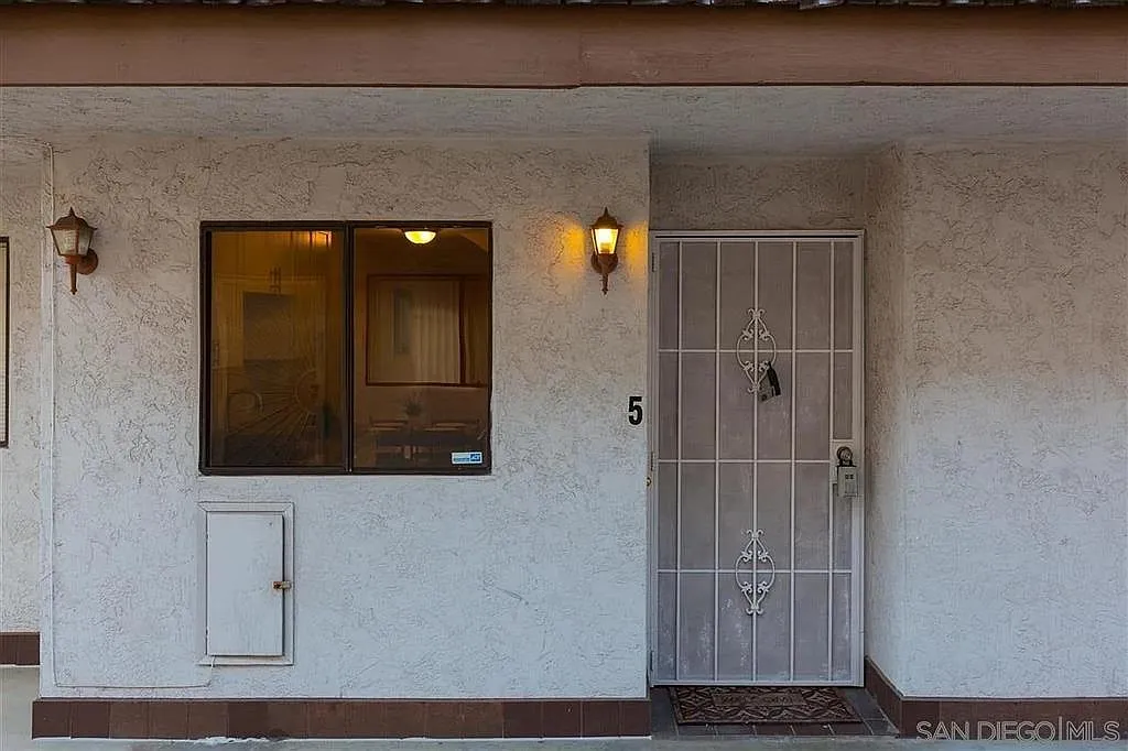 2 bed, 972 sqft, $2,750 — Photo 2
