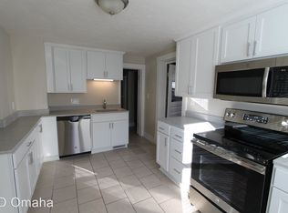 2922 Oak St, Omaha, NE 68105