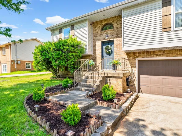 3324 Carrie Dr, Clarksville, TN 37042