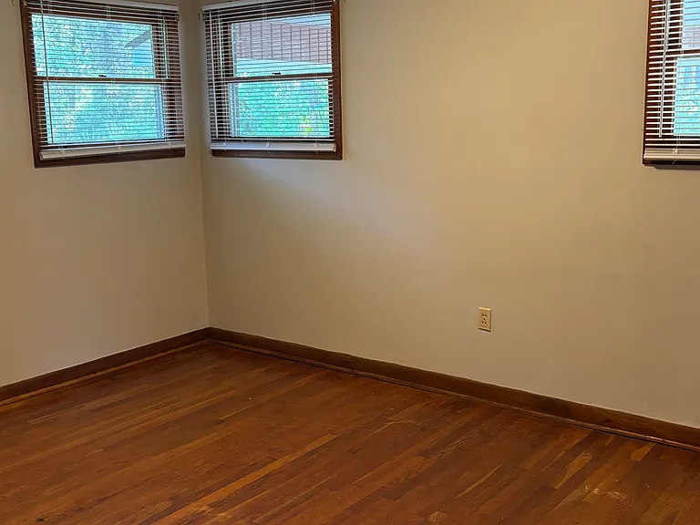 829 Olmstead Dr — Photo 10