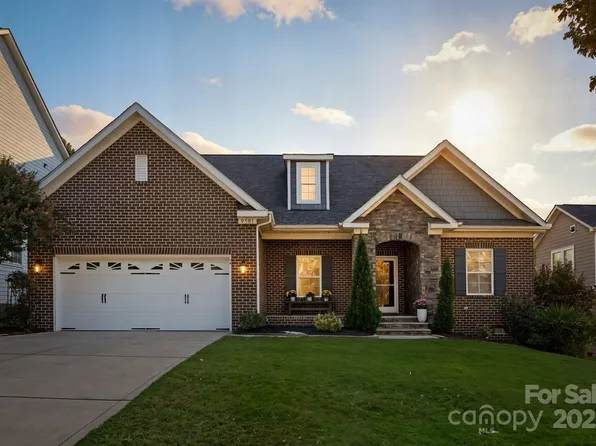 9721 Daufuskie Dr, Charlotte, NC 28278