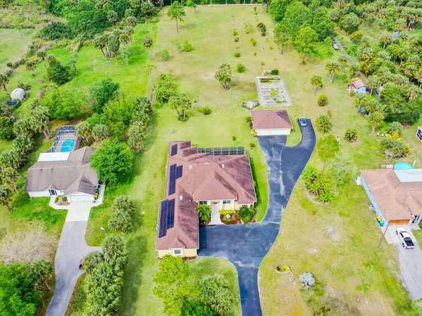 1195 21st St SW, Naples, FL 34117