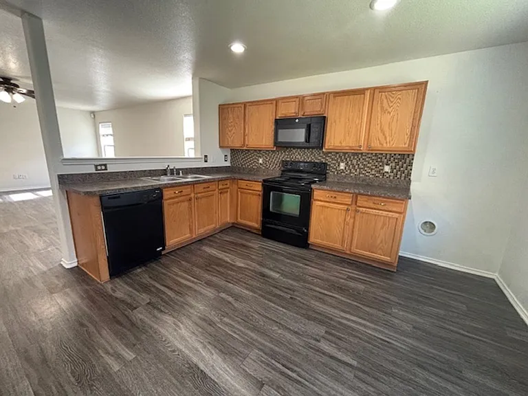 12713 Lost Prairie Dr — Photo 14