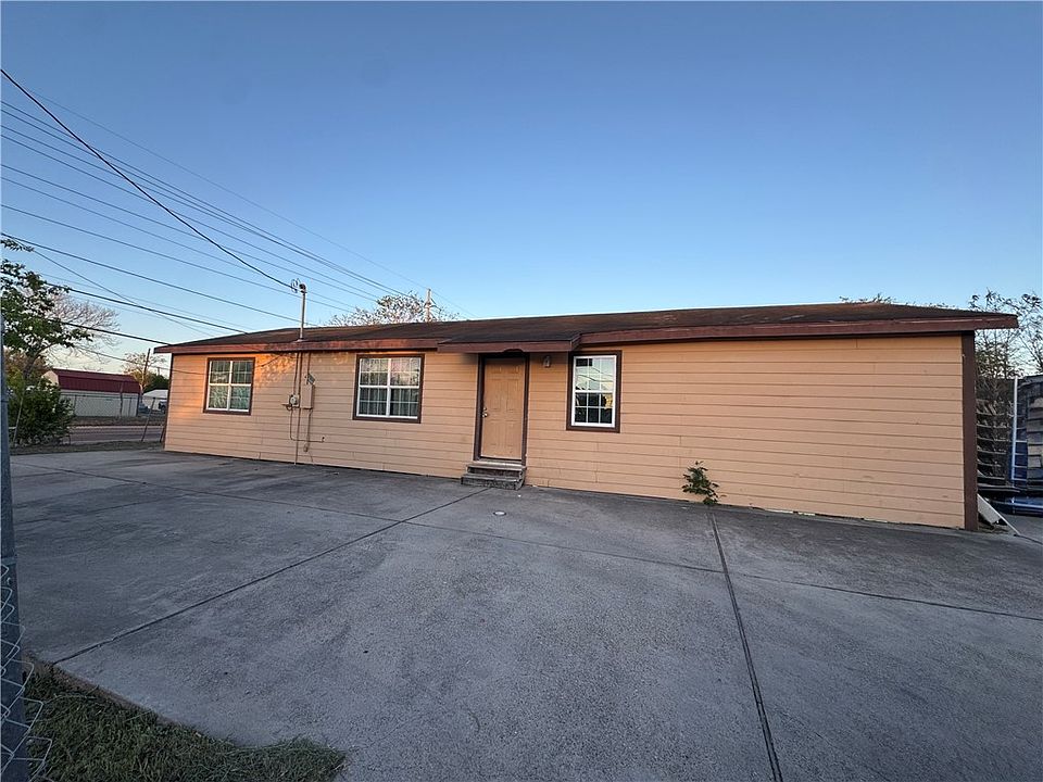 1st image of 4702 Molina Dr
