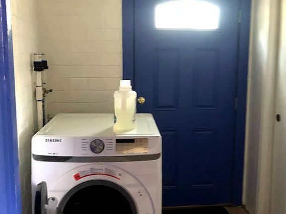 2nd image of 1014 N Arizona Ave #1