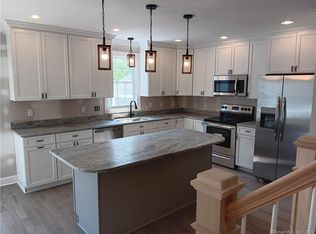 10 Forest St, East Hampton, CT 06424