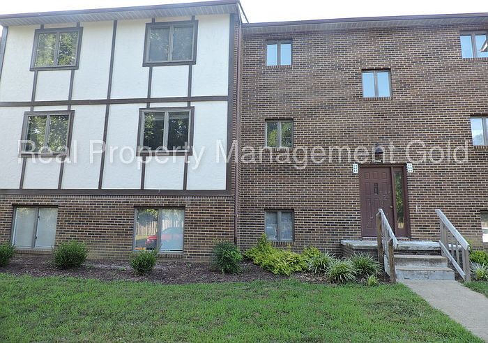 1st image of 22024 Gloucester Ct