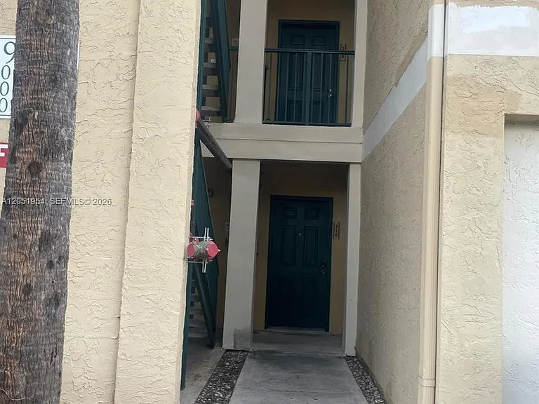 927 Riverside Dr #320 — Photo 13