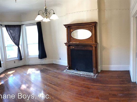 2nd image of 1128 Fell St