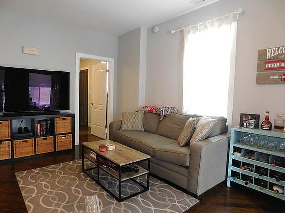 2nd image of 1807 W North Ave #22R