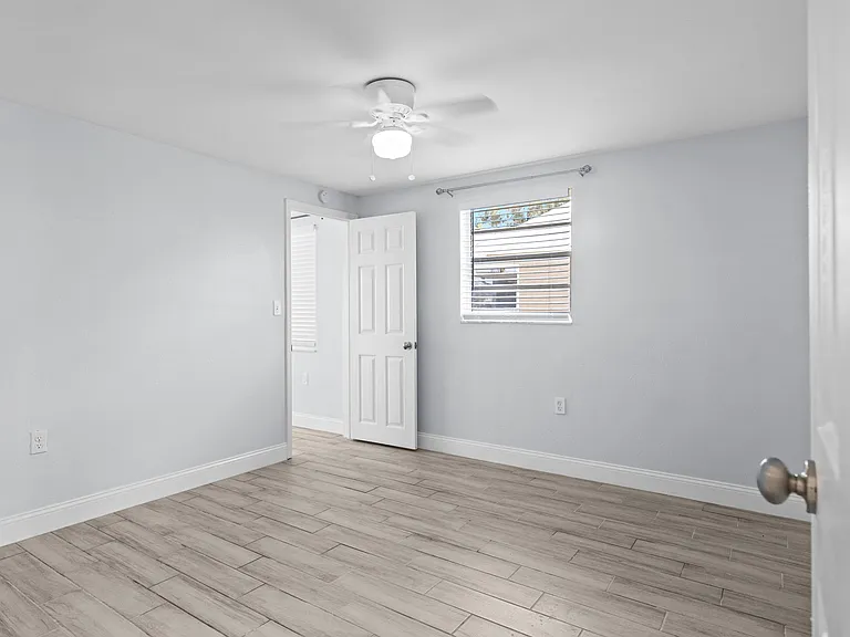 13916 Sommers Ave — Photo 20