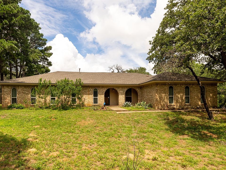 1st image of 1105 Oakwood Dr