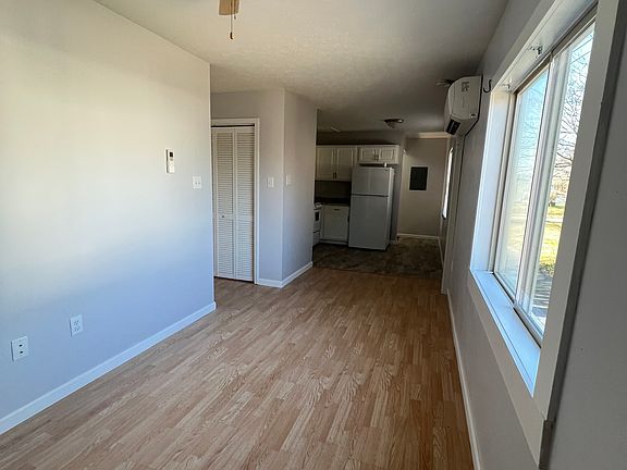 5th image of 522 Crittenden St #B