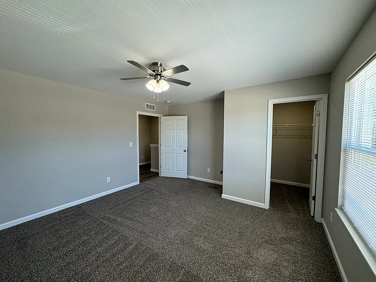 Creekside Apartments — Photo 73